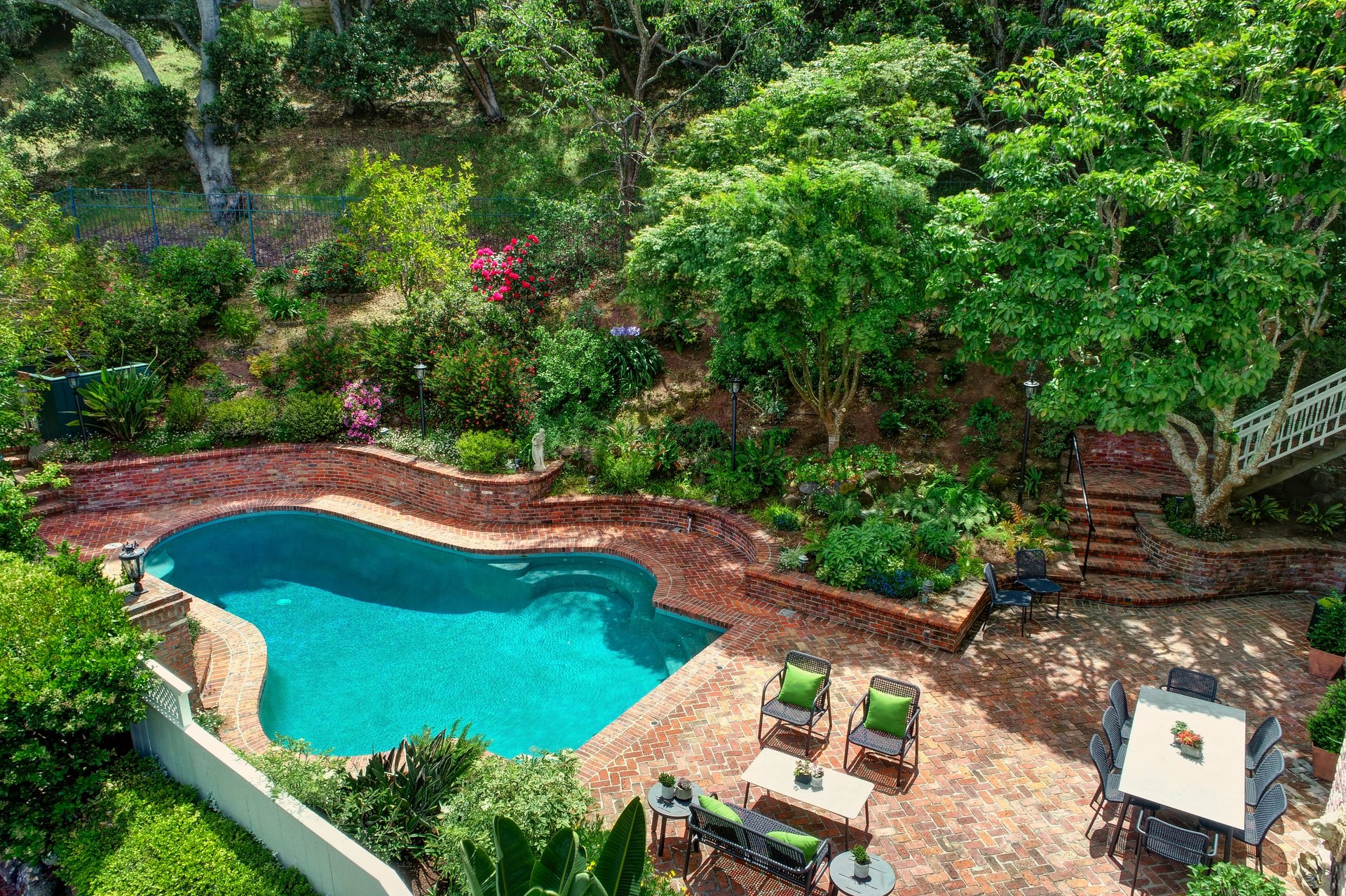 4881 Paradise Drive