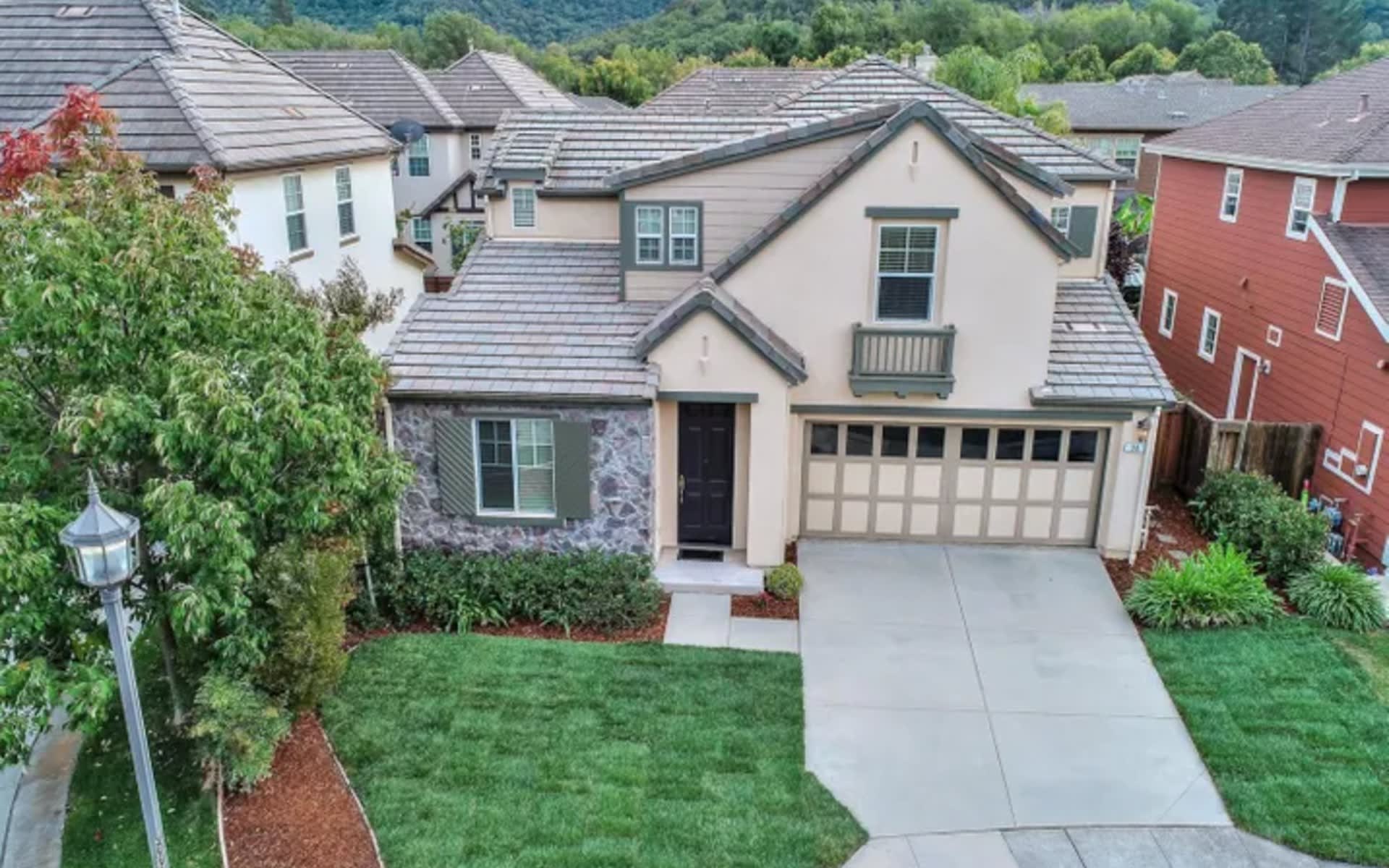 24 Tan Oak Way